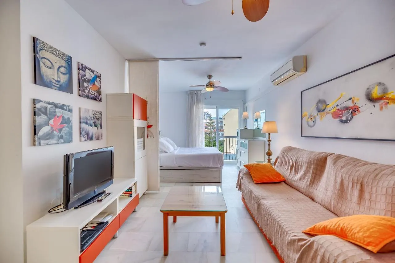 Homeforguest Bright Studio In La Carihuela Near The Beach location